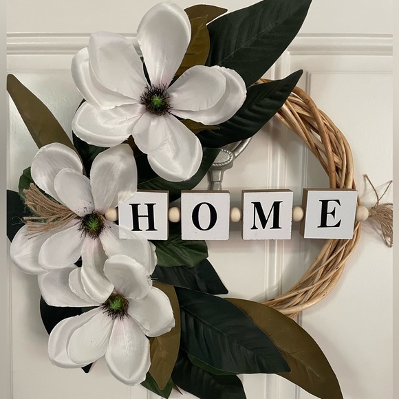 Hand Crafted Other - Beautiful Magnolia Wreath